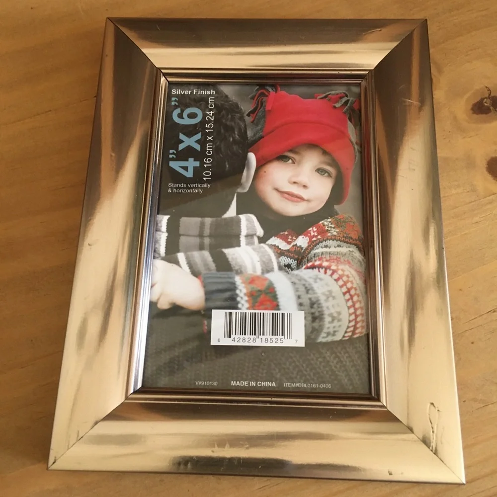 Silver finish 4x6 horizontal & vertical frame